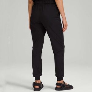 Lululemon Stretch High-Rise Jogger Black Drawstring Pockets Workout Gym-2